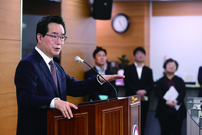 정황근 농림축산식품부 장관이 이달 8일 정부세종청사에서 취임 1주년 성과와 향후 추진계획에 대해 브리핑을 하고 있다.