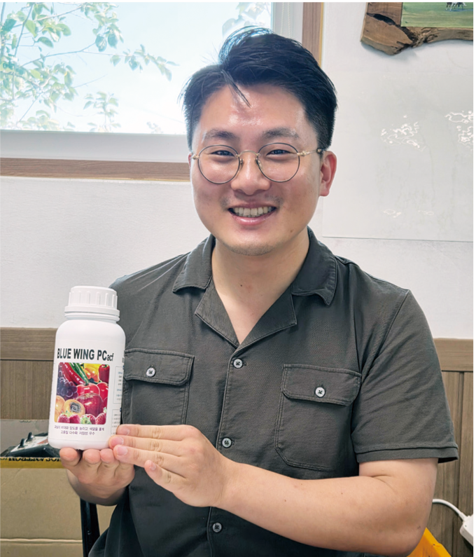 박범호 호산비전 대표가 내년 출시를 목표로 준비하고 있는 4종복비 제품을 소개하고 있다.