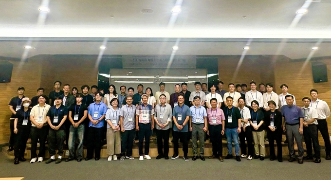 한국농업기술진흥원(원장 안호근)이 이달 11~12일 종자기업의 디지털육종 현장 활용 촉진과 유관기관 간 협력을 강화하기 위한 워크숍을 개최했다.