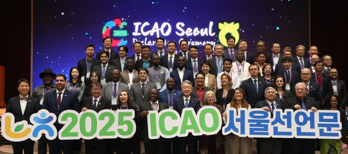 강호동 농협중앙회장은 이달 20일 개최한 ICAO(국제협동조합농업기구) 총회에서 세계 농업의 발전과 미래를 향한 ‘ICAO 서울 선언문’을 선포했다.